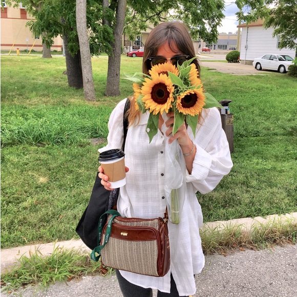 Meet your Posher, Hannah - Picture 1 of 1